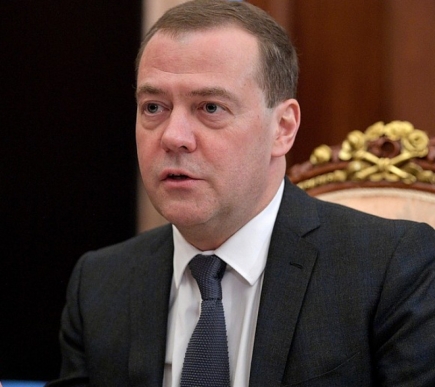 Прибывший в Казахстан Медведев встретится с Токаевым и Назарбаевым